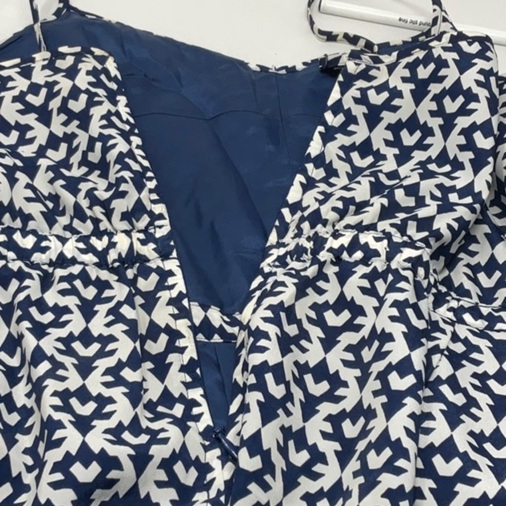 J Crew v-neck spaghetti strap sundress, size 6. - Picture 5 of 8